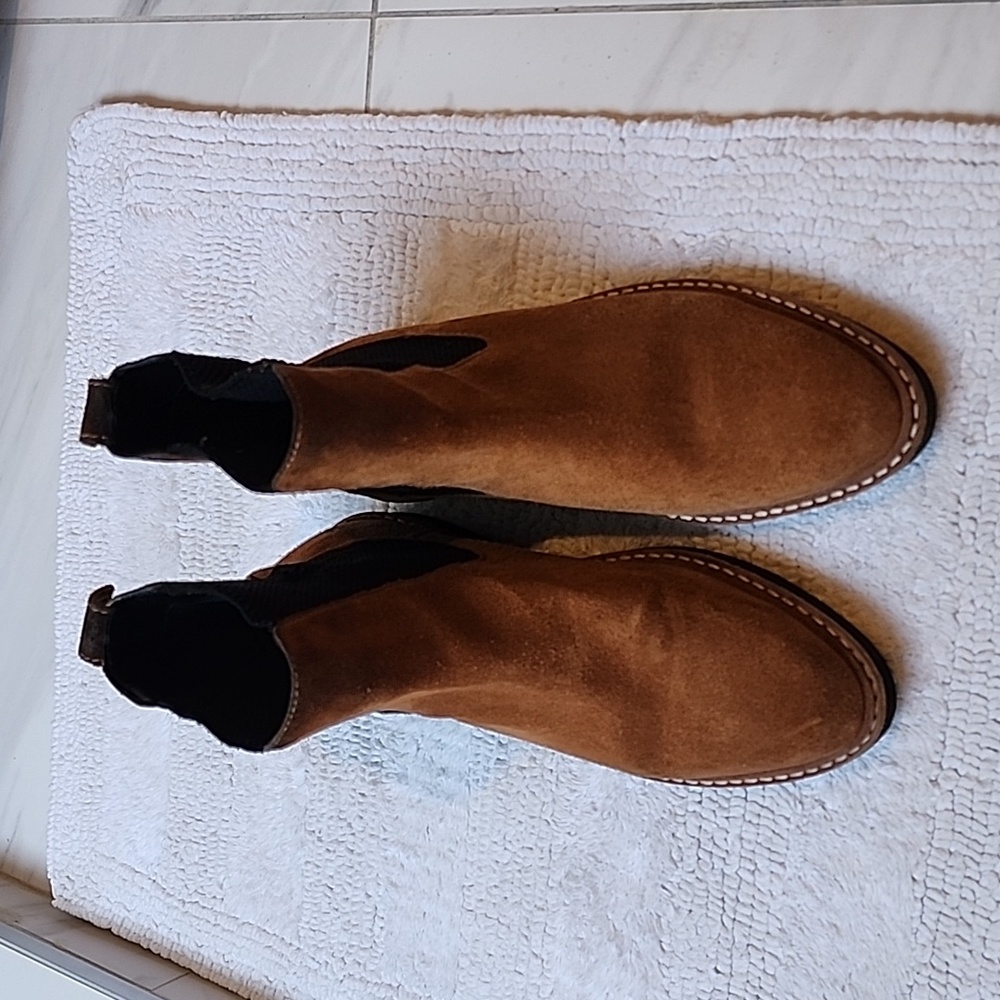 Woman's shoes